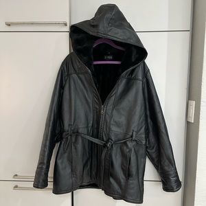 Wilsons Leather Jacket. Pre-owned. Good condition. Plus Size 2X